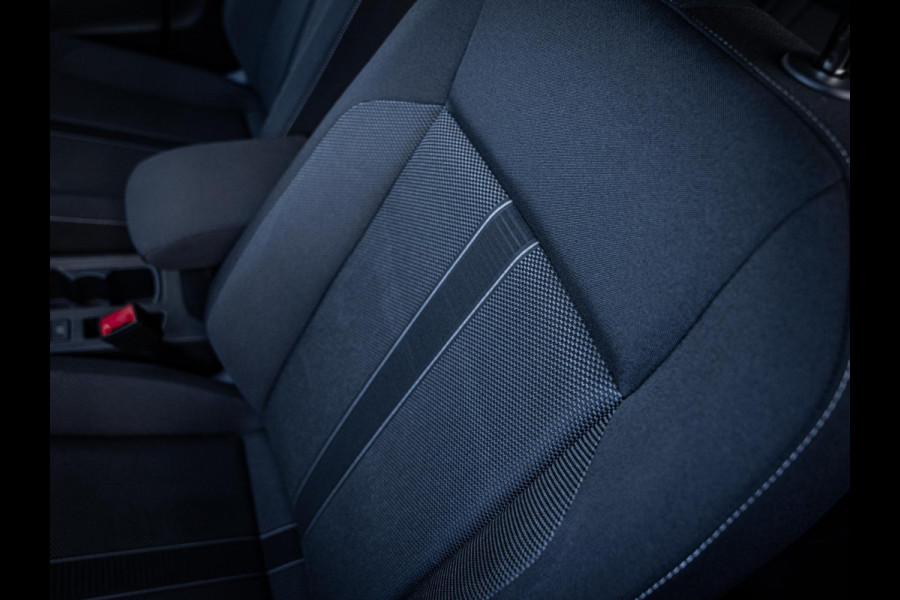 Volkswagen T-Roc 1.5 TSI Life - ACC l Apple Cplay l Camera l Navigatie