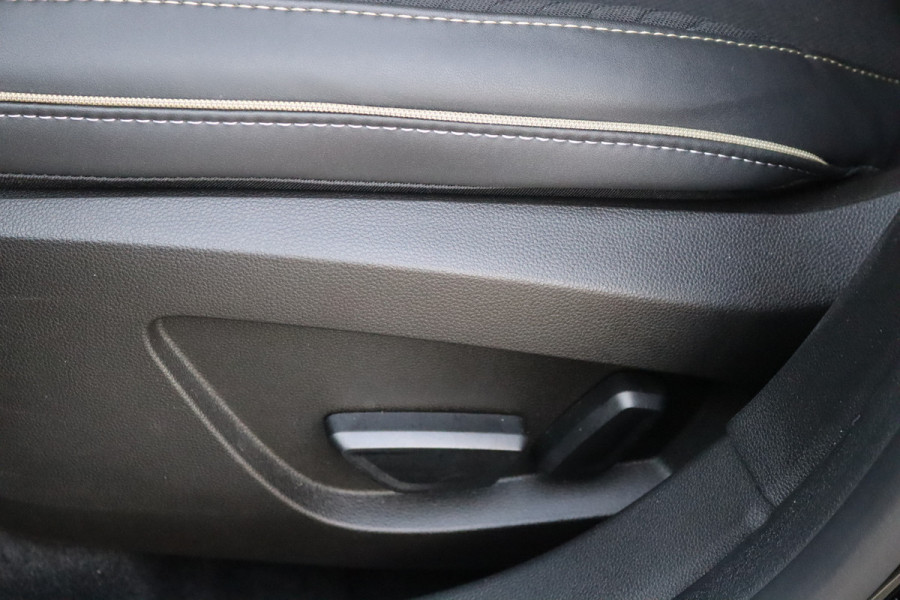 Renault Symbioz 1.6 E-Tech Hybrid 145PK Iconic Pano-dak/360-camera/Winter-pack/Elektr.-stoel/Elektr.-klep/Gr.-navigatie