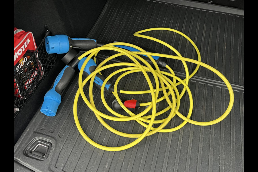 Volvo V60 2.0 T8 Twin Engine AWD R-Design FULL OPTIONS| BOWERS & WILKINS | PANO| ELEK. TREKHAAK| STOELVERWARMING+ VENTILATIE | ACHTERBANK VERWARMD| MEMORY STOELEN| NAPPALEDER| HEAD-UP| DODE HOEK|