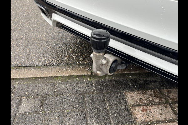 Volvo V60 2.0 T8 Twin Engine AWD R-Design FULL OPTIONS| BOWERS & WILKINS | PANO| ELEK. TREKHAAK| STOELVERWARMING+ VENTILATIE | ACHTERBANK VERWARMD| MEMORY STOELEN| NAPPALEDER| HEAD-UP| DODE HOEK|