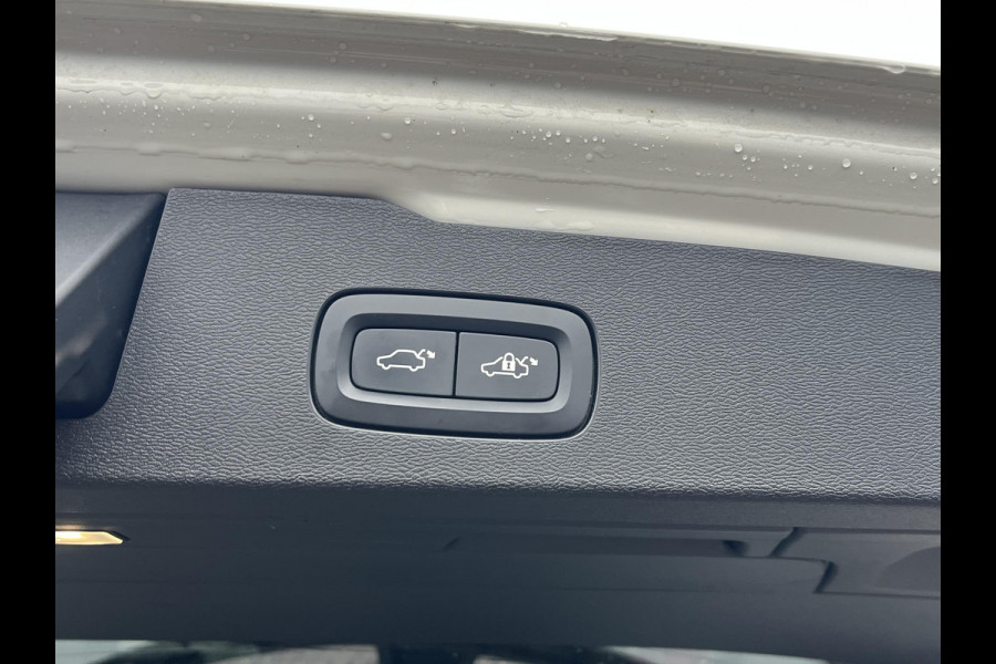 Volvo V60 2.0 T8 Twin Engine AWD R-Design FULL OPTIONS| BOWERS & WILKINS | PANO| ELEK. TREKHAAK| STOELVERWARMING+ VENTILATIE | ACHTERBANK VERWARMD| MEMORY STOELEN| NAPPALEDER| HEAD-UP| DODE HOEK|