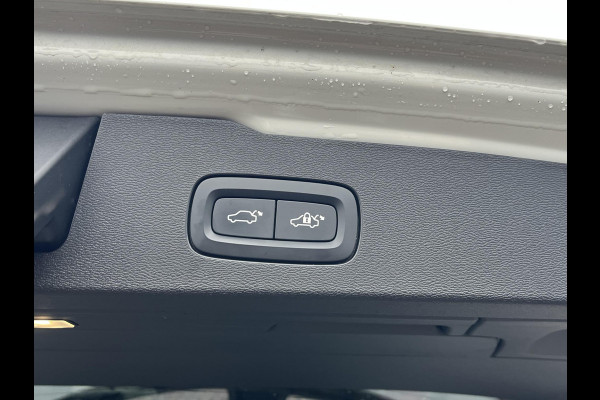 Volvo V60 2.0 T8 Twin Engine AWD R-Design FULL OPTIONS| BOWERS & WILKINS | PANO| ELEK. TREKHAAK| STOELVERWARMING+ VENTILATIE | ACHTERBANK VERWARMD| MEMORY STOELEN| NAPPALEDER| HEAD-UP| DODE HOEK|