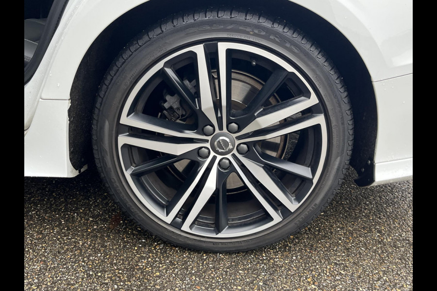 Volvo V60 2.0 T8 Twin Engine AWD R-Design FULL OPTIONS| BOWERS & WILKINS | PANO| ELEK. TREKHAAK| STOELVERWARMING+ VENTILATIE | ACHTERBANK VERWARMD| MEMORY STOELEN| NAPPALEDER| HEAD-UP| DODE HOEK|