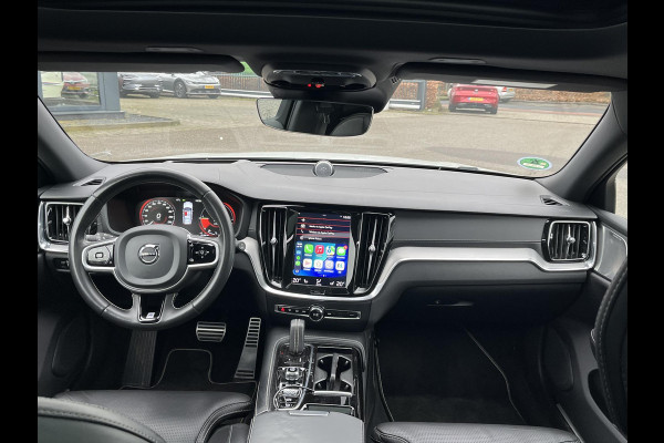Volvo V60 2.0 T8 Twin Engine AWD R-Design FULL OPTIONS| BOWERS & WILKINS | PANO| ELEK. TREKHAAK| STOELVERWARMING+ VENTILATIE | ACHTERBANK VERWARMD| MEMORY STOELEN| NAPPALEDER| HEAD-UP| DODE HOEK|