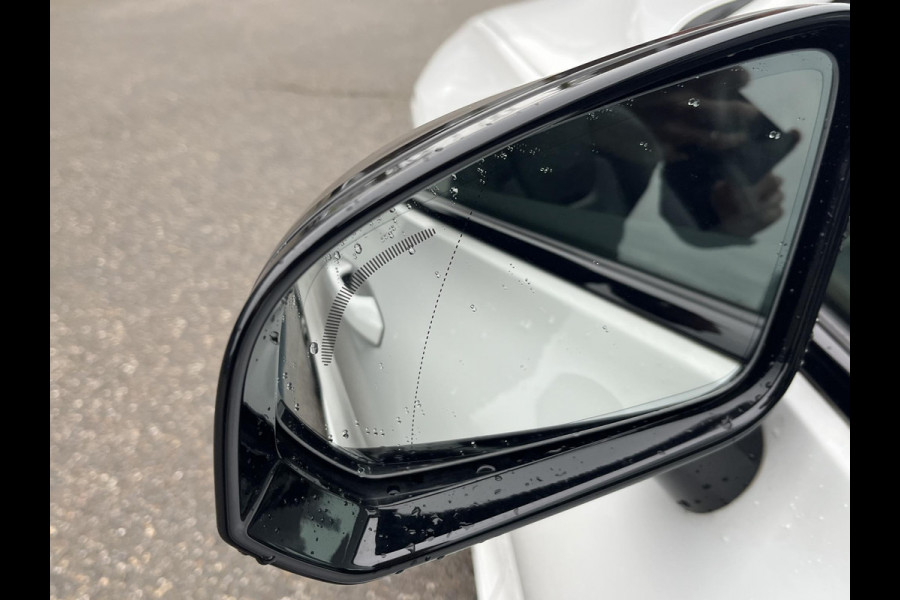 Volvo V60 2.0 T8 Twin Engine AWD R-Design FULL OPTIONS| BOWERS & WILKINS | PANO| ELEK. TREKHAAK| STOELVERWARMING+ VENTILATIE | ACHTERBANK VERWARMD| MEMORY STOELEN| NAPPALEDER| HEAD-UP| DODE HOEK|