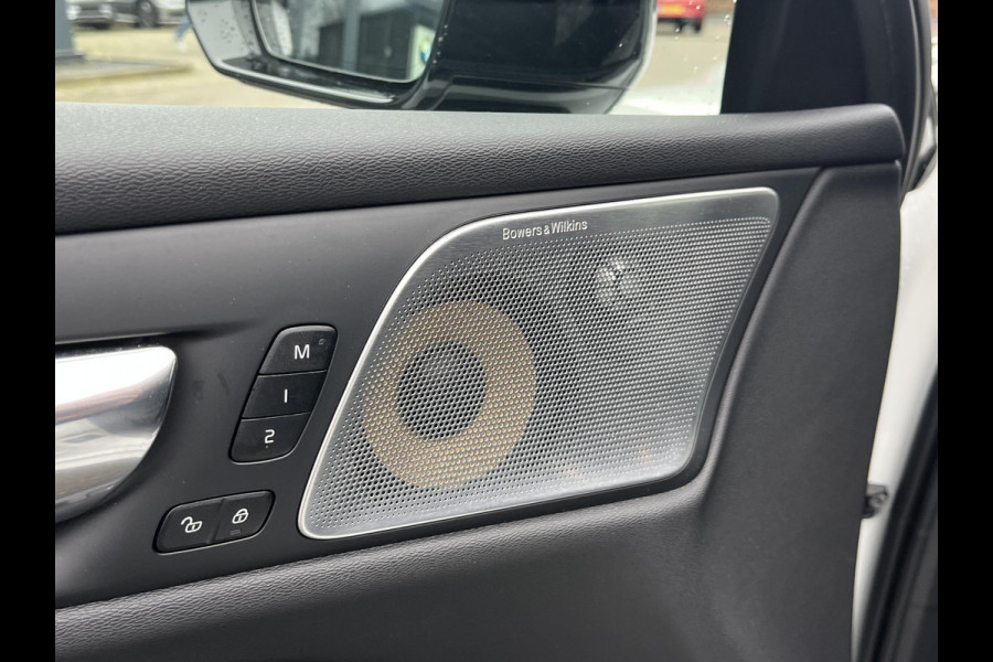 Volvo V60 2.0 T8 Twin Engine AWD R-Design FULL OPTIONS| BOWERS & WILKINS | PANO| ELEK. TREKHAAK| STOELVERWARMING+ VENTILATIE | ACHTERBANK VERWARMD| MEMORY STOELEN| NAPPALEDER| HEAD-UP| DODE HOEK|