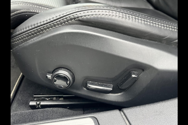 Volvo V60 2.0 T8 Twin Engine AWD R-Design FULL OPTIONS| BOWERS & WILKINS | PANO| ELEK. TREKHAAK| STOELVERWARMING+ VENTILATIE | ACHTERBANK VERWARMD| MEMORY STOELEN| NAPPALEDER| HEAD-UP| DODE HOEK|
