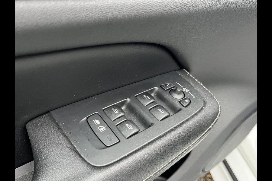 Volvo V60 2.0 T8 Twin Engine AWD R-Design FULL OPTIONS| BOWERS & WILKINS | PANO| ELEK. TREKHAAK| STOELVERWARMING+ VENTILATIE | ACHTERBANK VERWARMD| MEMORY STOELEN| NAPPALEDER| HEAD-UP| DODE HOEK|