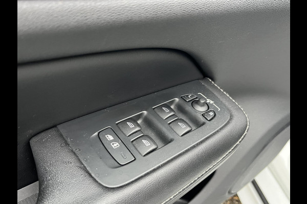 Volvo V60 2.0 T8 Twin Engine AWD R-Design FULL OPTIONS| BOWERS & WILKINS | PANO| ELEK. TREKHAAK| STOELVERWARMING+ VENTILATIE | ACHTERBANK VERWARMD| MEMORY STOELEN| NAPPALEDER| HEAD-UP| DODE HOEK|