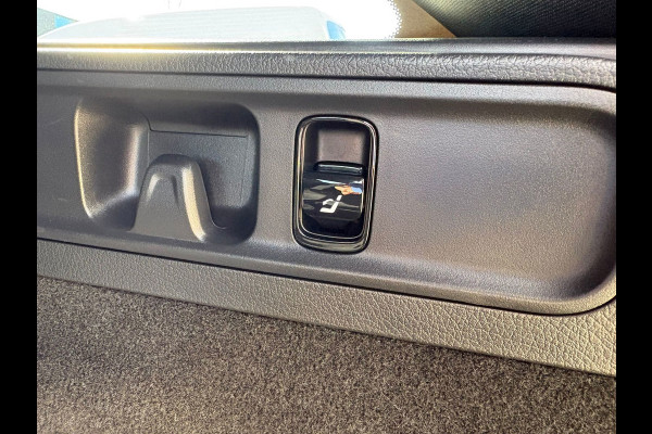 Mercedes-Benz C-Klasse C300 e AMG LINE, 1e eig, Garantie! BLACK-LINE