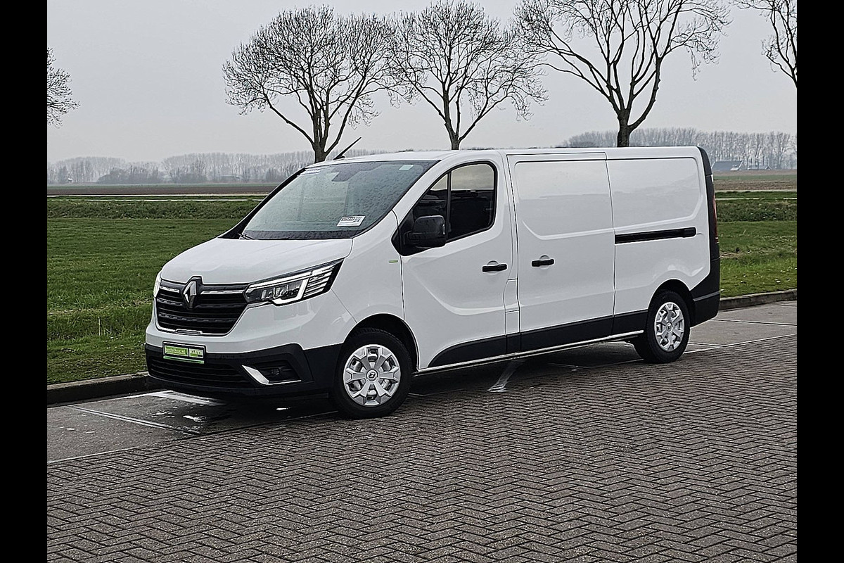 Renault Trafic 2.0 dCi 150 L2H1 2x zijdeur, automaat, airco, navi, camera, pdc, trekhaak