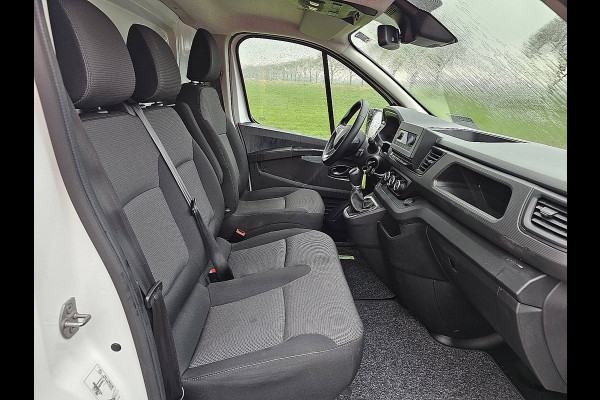 Renault Trafic 2.0 dCi 150 L2H1 2x zijdeur, automaat, airco, navi, camera, pdc, trekhaak