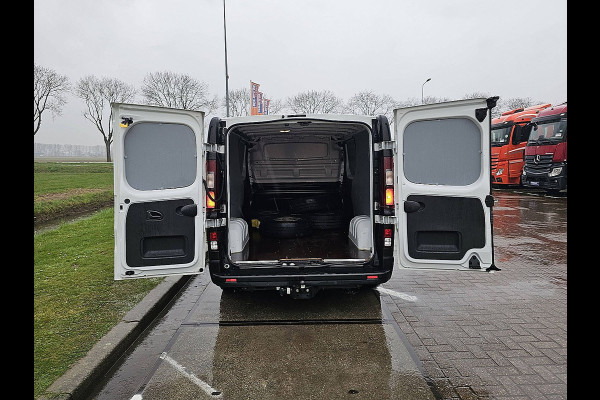 Renault Trafic 2.0 dCi 150 L2H1 2x zijdeur, automaat, airco, navi, camera, pdc, trekhaak