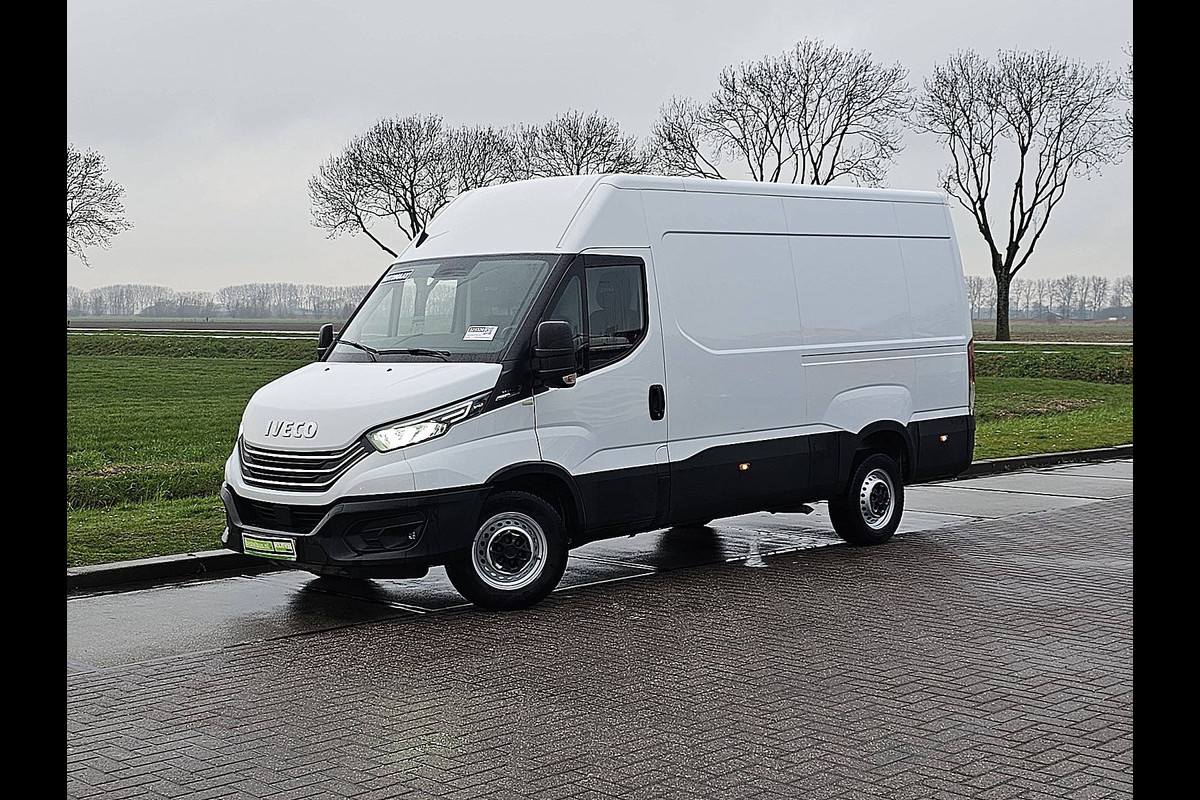 Iveco Daily 35S14V 2.3 352 L3H2 ac automaat EURO6 LED trekhaak 3500 kg