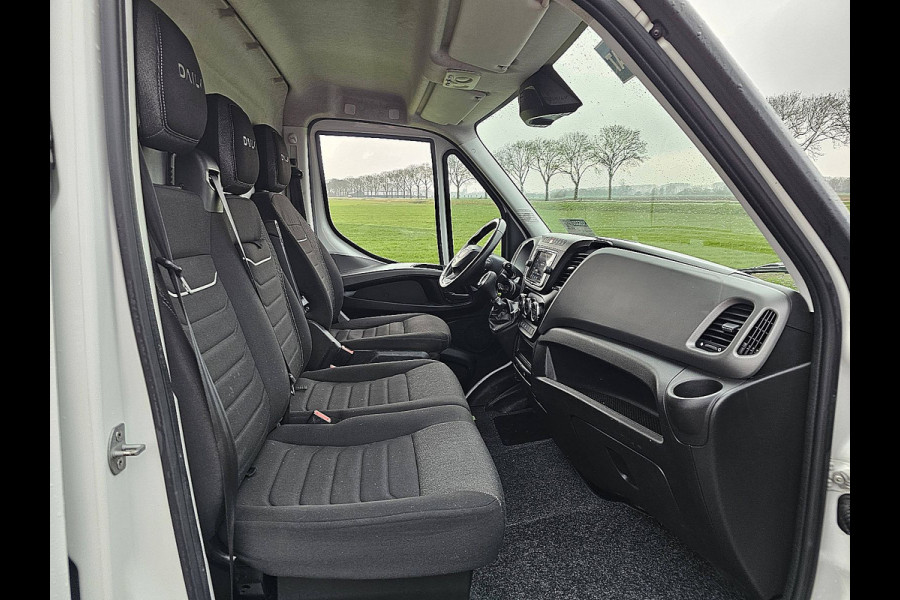 Iveco Daily 35S14V 2.3 352 L3H2 ac automaat EURO6 LED trekhaak 3500 kg
