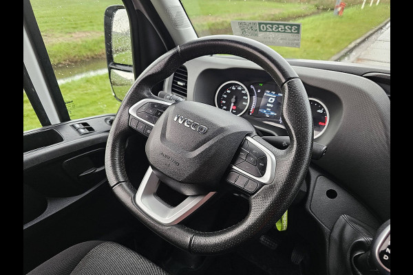 Iveco Daily 35S14V 2.3 352 L3H2 ac automaat EURO6 LED trekhaak 3500 kg