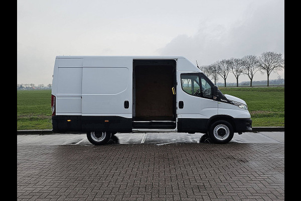 Iveco Daily 35S14V 2.3 352 L3H2 ac automaat EURO6 LED trekhaak 3500 kg