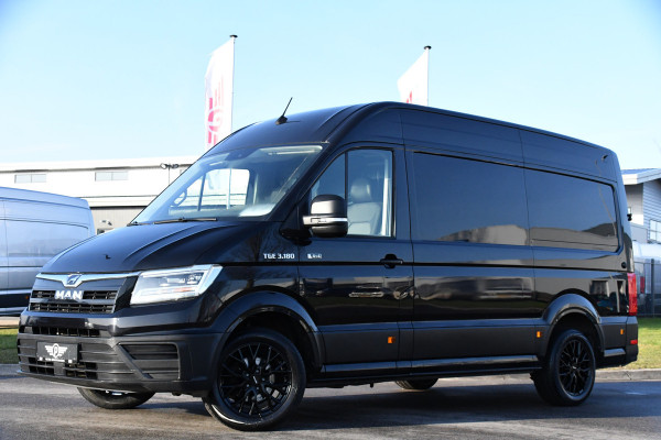 MAN TGE 3.180 35 2.0 L3H3 4x4 Black Edition Cruise, Camera, Carplay, LED, Stoelverwarming, Leder, Trekhaak, Multimedia, Stuurverwarming, Uniek!