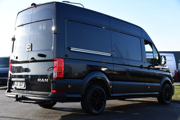 MAN TGE 3.180 35 2.0 L3H3 4x4 Black Edition Cruise, Camera, Carplay, LED, Stoelverwarming, Leder, Trekhaak, Multimedia, Stuurverwarming, Uniek!