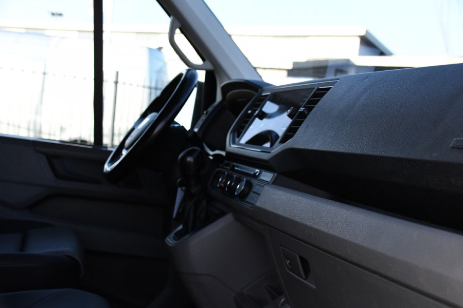 MAN TGE 3.180 35 2.0 L3H3 4x4 Black Edition Cruise, Camera, Carplay, LED, Stoelverwarming, Leder, Trekhaak, Multimedia, Stuurverwarming, Uniek!