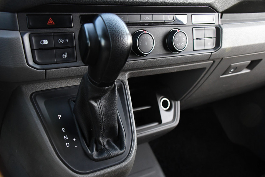 MAN TGE 3.180 35 2.0 L3H3 4x4 Black Edition Cruise, Camera, Carplay, LED, Stoelverwarming, Leder, Trekhaak, Multimedia, Stuurverwarming, Uniek!