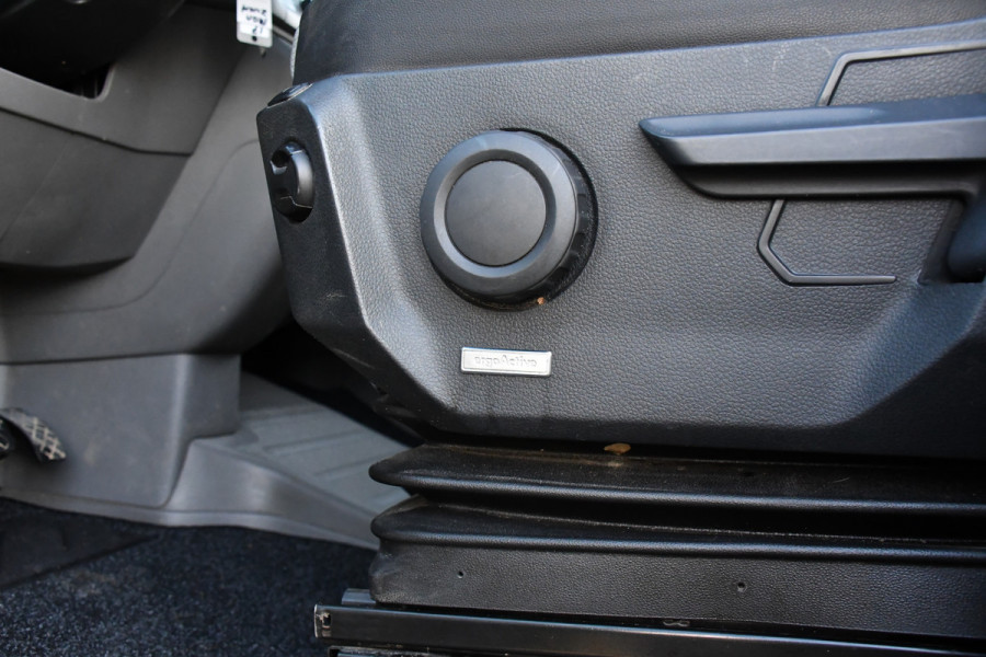 MAN TGE 3.180 35 2.0 L3H3 4x4 Black Edition Cruise, Camera, Carplay, LED, Stoelverwarming, Leder, Trekhaak, Multimedia, Stuurverwarming, Uniek!