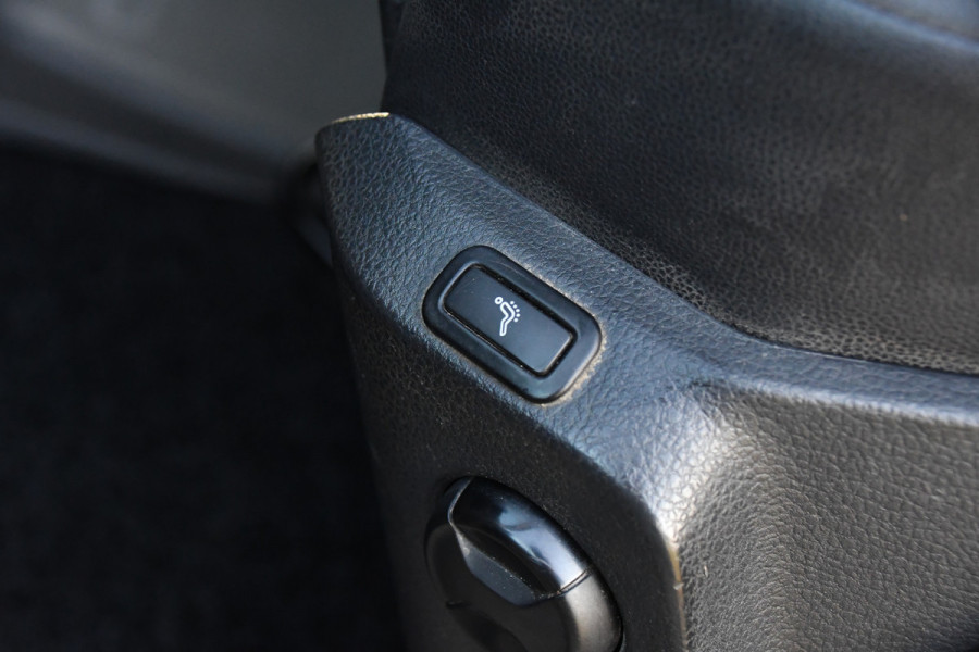 MAN TGE 3.180 35 2.0 L3H3 4x4 Black Edition Cruise, Camera, Carplay, LED, Stoelverwarming, Leder, Trekhaak, Multimedia, Stuurverwarming, Uniek!