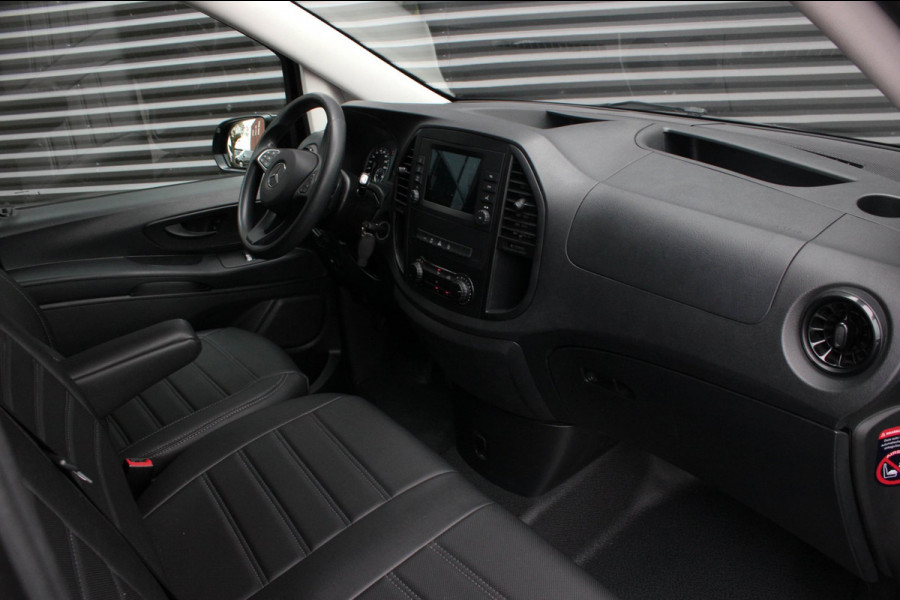 Mercedes-Benz Vito 136PK JB-EDITION FULL BLACK / AMG / SPOILER /VERLAGINGSVEREN / NAVIGATIE / SIDE-BARS / TREKHAAK / CRUISECRONTOL