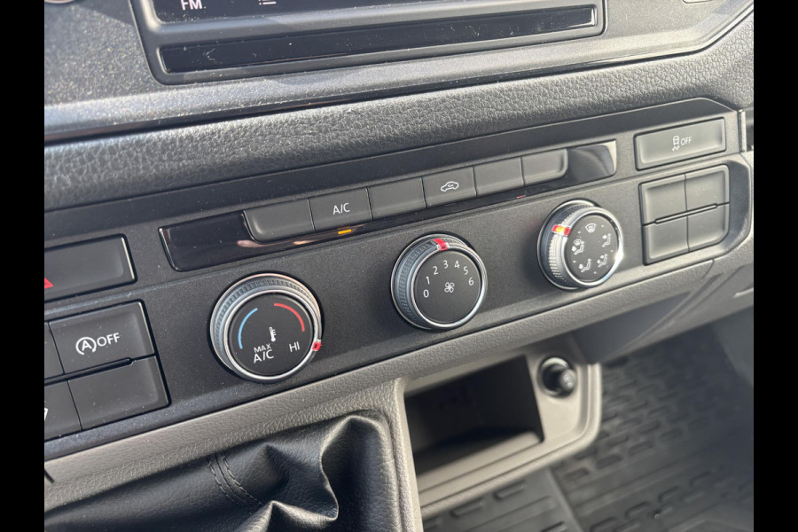 Volkswagen Crafter 35 2.0 TDI L3H3*A/C*CRUISE*HAAK*CAM*TEL*3000KG TRG