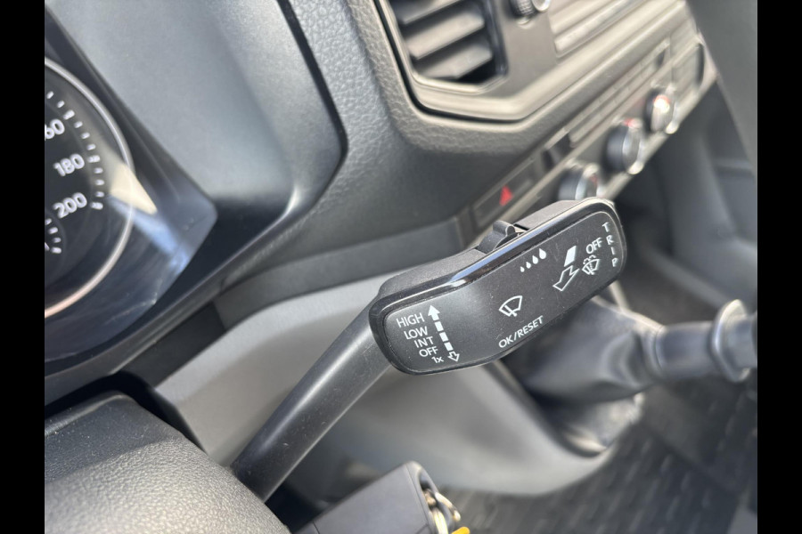 Volkswagen Crafter 35 2.0 TDI L3H3*A/C*CRUISE*HAAK*CAM*TEL*3000KG TRG