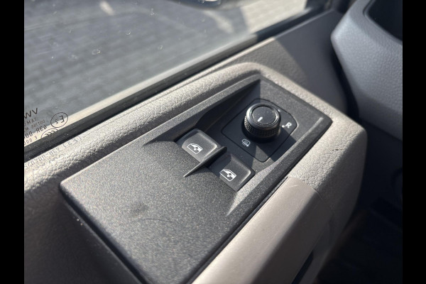 Volkswagen Crafter 35 2.0 TDI L3H3*A/C*CRUISE*HAAK*CAM*TEL*3000KG TRG