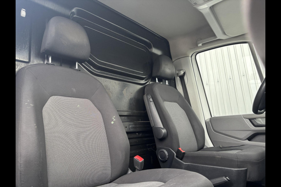 Volkswagen Crafter 2.0 TDI L3H2*AUTOM.*CARPLAY*A/C*NAVI*HAAK*CAMERA*