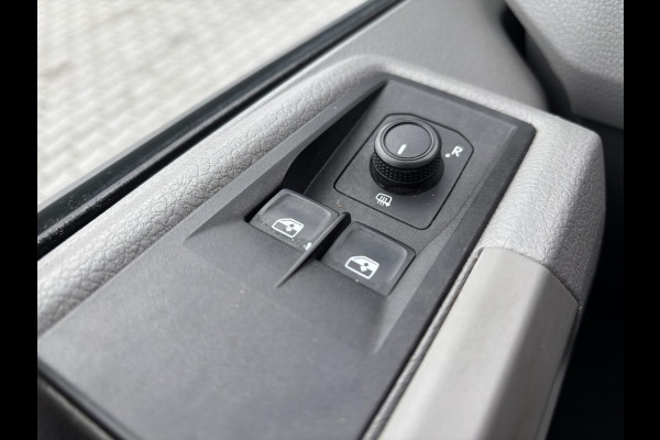 Volkswagen Crafter 2.0 TDI L3H2*AUTOM.*CARPLAY*A/C*NAVI*HAAK*CAMERA*