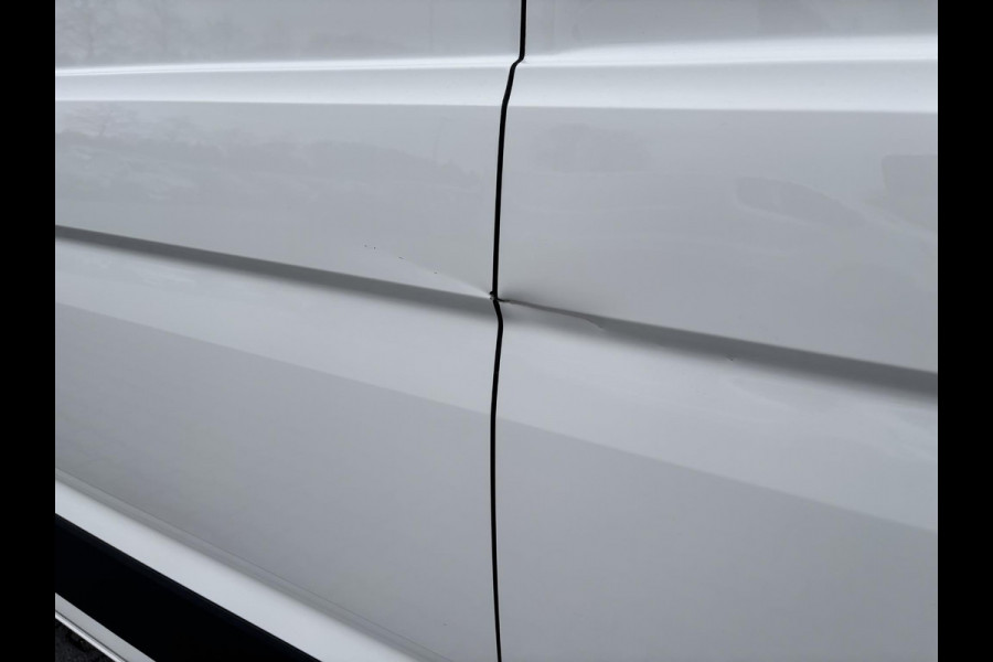 Volkswagen Crafter 2.0 TDI L3H2*AUTOM.*CARPLAY*A/C*NAVI*HAAK*CAMERA*