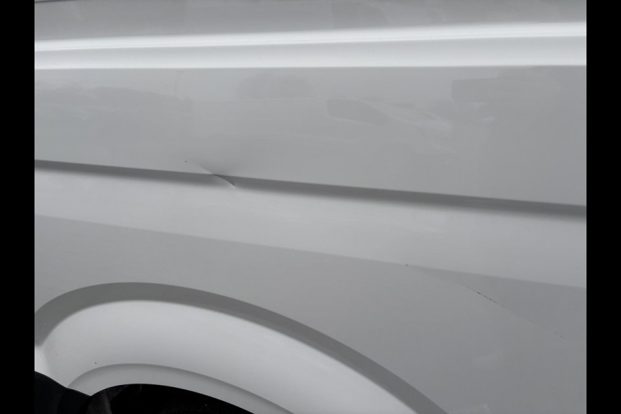 Volkswagen Crafter 2.0 TDI L3H2*AUTOM.*CARPLAY*A/C*NAVI*HAAK*CAMERA*