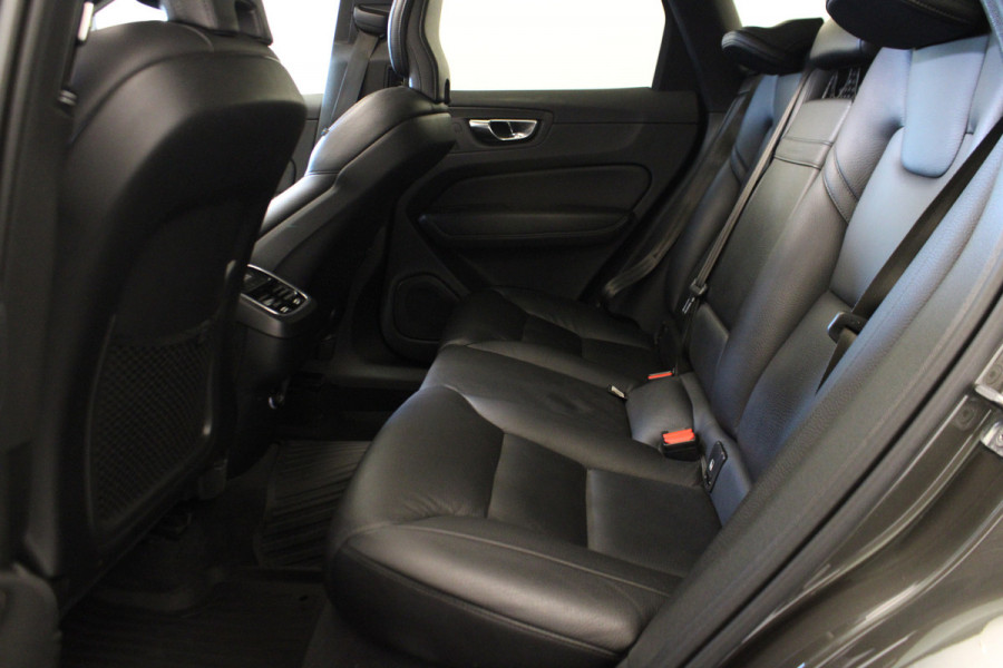 Volvo XC60 2.0 D4 Momentum |Pano|Stoel/stuur verw.|