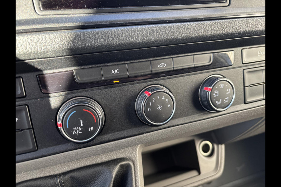 Volkswagen Crafter 35 2.0 TDI L3H3*A/C*CRUISE*NAV*HAAK*CAMERA*3500KG*