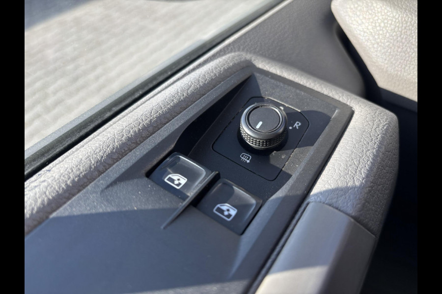 Volkswagen Crafter 35 2.0 TDI L3H3*A/C*CRUISE*NAV*HAAK*CAMERA*3500KG*