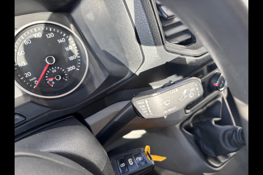 Volkswagen Crafter 35 2.0 TDI L3H3*A/C*CRUISE*NAV*HAAK*CAMERA*3500KG*