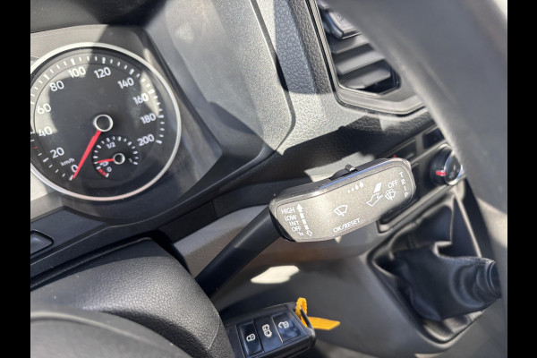 Volkswagen Crafter 35 2.0 TDI L3H3*A/C*CRUISE*NAV*HAAK*CAMERA*3500KG*
