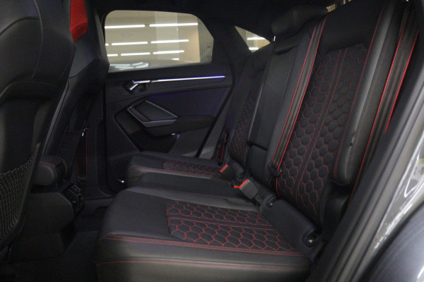 Audi RSQ3 Sportback TFSI RS Pano/B&O/Camera/Carplay/RSStoelen/BOMVOL