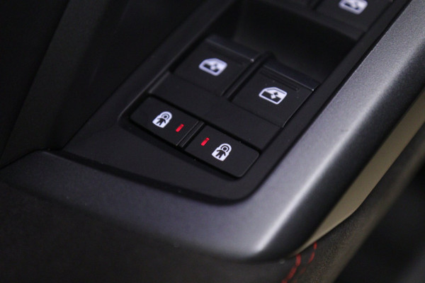 Audi RSQ3 Sportback TFSI RS Pano/B&O/Camera/Carplay/RSStoelen/BOMVOL