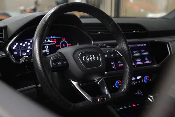 Audi RSQ3 Sportback TFSI RS Pano/B&O/Camera/Carplay/RSStoelen/BOMVOL