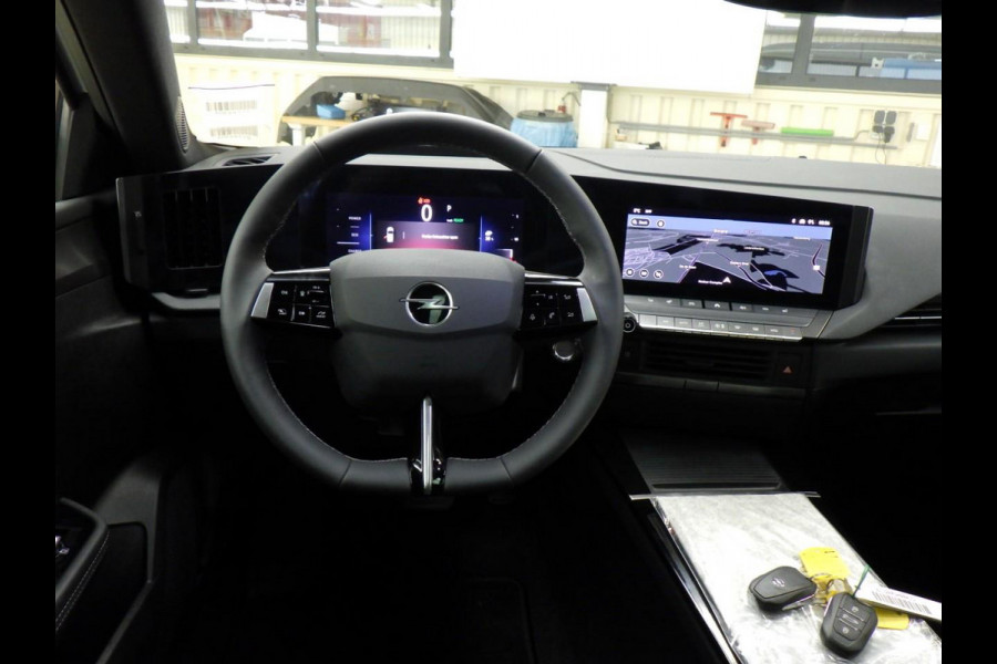 Opel Astra Electric 54 kWh GS Panorama / Schuifdak