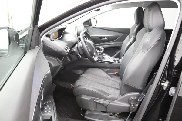 Peugeot 5008 1.2*CARPLAY*CRUISE*NAVI*CAM*7PERS.*HAAK*SPORT STOE