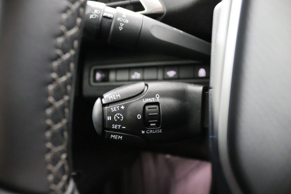 Peugeot 5008 1.2*CARPLAY*CRUISE*NAVI*CAM*7PERS.*HAAK*SPORT STOE