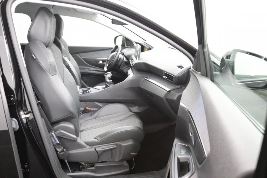 Peugeot 5008 1.2*CARPLAY*CRUISE*NAVI*CAM*7PERS.*HAAK*SPORT STOE