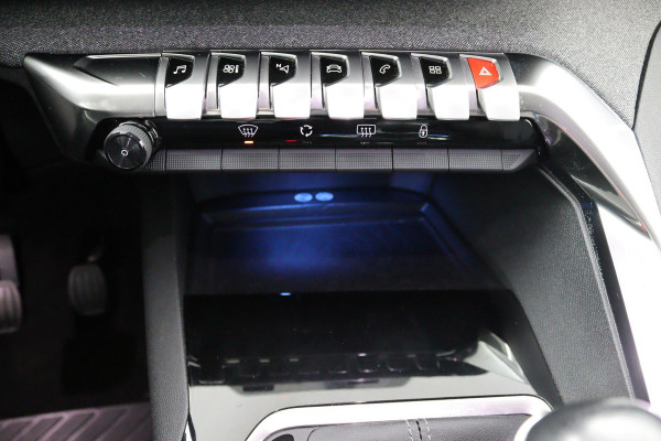 Peugeot 5008 1.2*CARPLAY*CRUISE*NAVI*CAM*7PERS.*HAAK*SPORT STOE