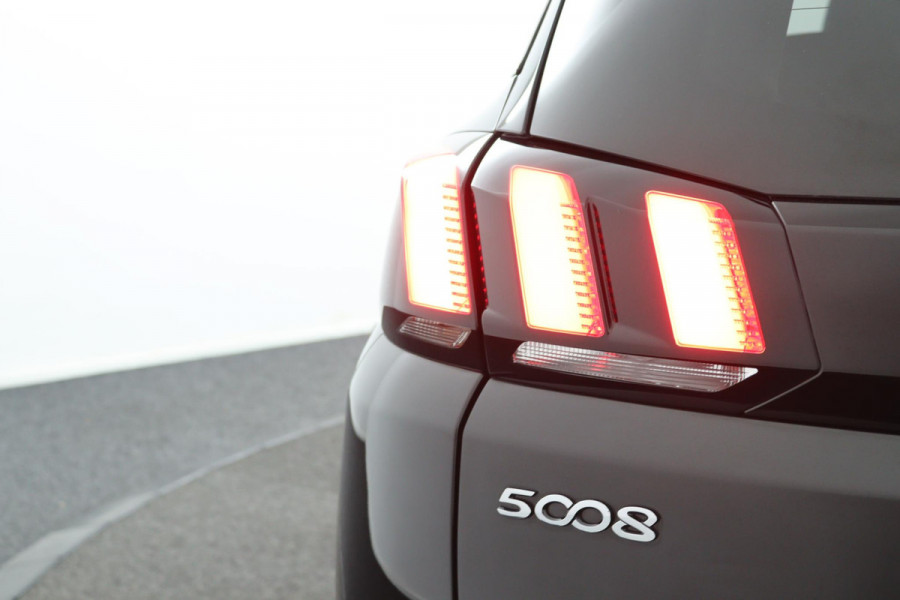 Peugeot 5008 1.2*CARPLAY*CRUISE*NAVI*CAM*7PERS.*HAAK*SPORT STOE