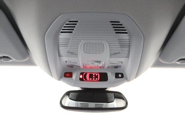 Peugeot 5008 1.2*CARPLAY*CRUISE*NAVI*CAM*7PERS.*HAAK*SPORT STOE